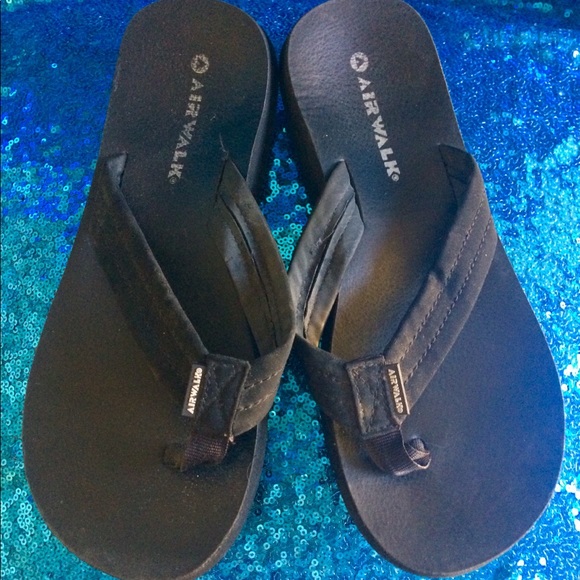airwalk black flip flops